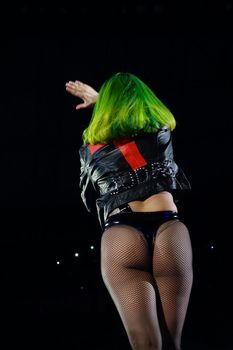 Аппетитная попка Леди Гаги на сцене фото #5