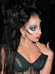 Засвет соска Леди Гаги в Манчестере фото #4