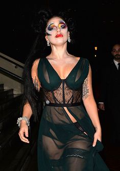 Засвет соска Леди Гаги в Манчестере фото #6