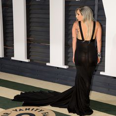 Леди Гага засветила попку в черных стрингах фото #1