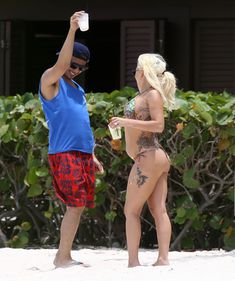 Красотка Леди Гага на пляже в Багамах фото #1