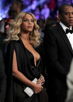 Сочный бюст Бейонсе на поединке Cotto v Canelo фото #2