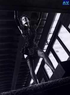 Голая грудь Евы Мендес в журнале Vogue фото #13