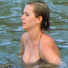 Сочный бюст Кэти Перри в купальнике на Гавайях фото #4