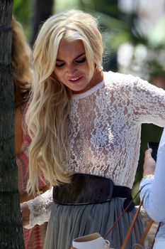 Линдси Лохан в прозрачных трусиках на фотосете