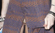 Линдси Лохан в платье с больши разрезом в Малибу фото #3