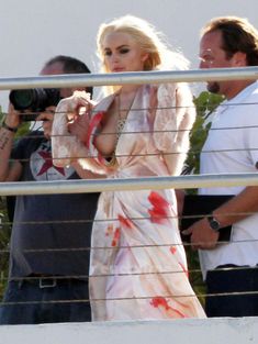 Линдси Лохан случайно оголила грудь на съемках в Майями