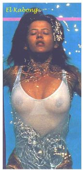 Софи Марсо в мокрой майке без лифчика фото #2