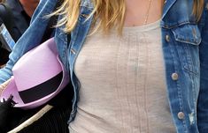 Хайди Клум без лифчика в аэропорте Франции фото #2