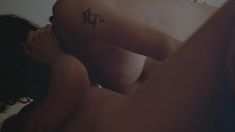 Голая Анджелина Джоли в фильме «Джиа» фото #8