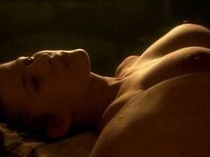 Голая Софи Марсо в фильме «Пламя страсти» фото #1