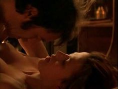 Голая Софи Марсо в фильме «Пламя страсти» фото #5
