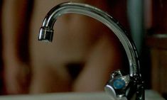 Голая Софи Марсо в фильме «Шальная любовь» фото #4