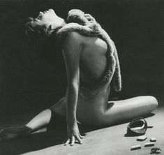 Молодая Софи Марсо в откровенной фотосессии фото #4