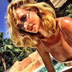 Откровенные фото Глюкозы в Инстаграме