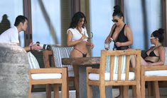 Горячие фото Ким Кардашьян на съемках в Punta Mita фото #13