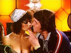 Красотка Ава Каделл оголила грудь и попу в фильме Spaced Out фото #4