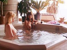 Голая Ава Каделл в фильме «Жестокая охота» фото #1