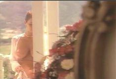 Голая Ава Фабиан в сериале «Эротические признания» фото #1