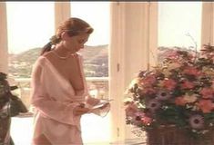 Голая Ава Фабиан в сериале «Эротические признания» фото #2