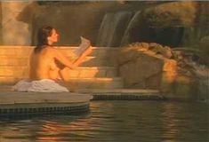 Голая Ава Фабиан в сериале «Эротические признания» фото #12