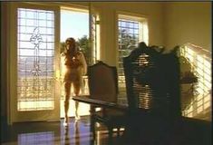 Голая Ава Фабиан в сериале «Эротические признания» фото #45