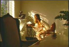 Голая Ава Фабиан в сериале «Эротические признания» фото #46