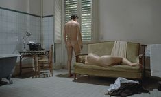 Голая Аврора Клеман в фильме «Лакомб Люсьен» фото #3