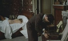 Голая Аврора Клеман в фильме «Лакомб Люсьен» фото #7