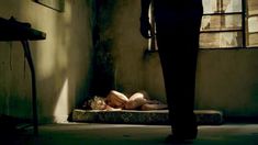 Голая Адриа Архона в сериале «Нарко» фото #7