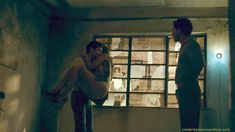 Голая Адриа Архона в сериале «Нарко» фото #11