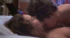 Голая Айони Скай в фильме «Досье на Рэйчел» фото #4