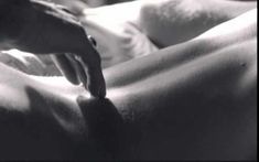 Айтана Санчес-Хихон показала голую грудь в фильме «Ревность» фото #12