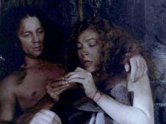 Голая Алекс Кингстон в фильме «Успехи и неудачи Молл Фландерс» фото #44