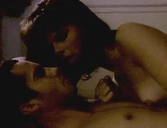 Голая грудь Александры Пол в фильме «Миллионы» фото #8