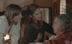 Голая грудь Александры Стюарт в фильме «Черная луна» фото #4