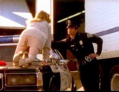 Голая Александра Тайдингс в сериале «Дневники «Красной туфельки»» фото #7