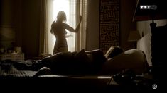Голая Алексия Бальер в сериале «Фалько» фото #4