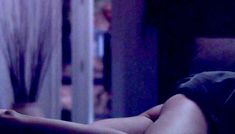 Аликс Коромзай засветила грудь в фильме «Три» фото #1