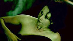 Аликс Коромзай засветила грудь в фильме «Три» фото #7