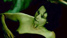 Аликс Коромзай засветила грудь в фильме «Три» фото #8