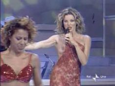 Голая Альба Париетти засветила голую грудь в фильме «Порочная связь» фото #1