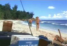 Голая Аманда Донохью в фильме «Отверженный» фото #2