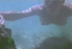 Голая Аманда Донохью в фильме «Отверженный» фото #13