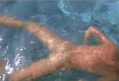 Голая Аманда Донохью в фильме «Отверженный» фото #16