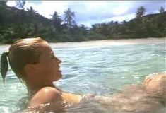 Голая Аманда Донохью в фильме «Отверженный» фото #19