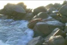 Голая Аманда Донохью в фильме «Отверженный» фото #37