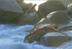 Голая Аманда Донохью в фильме «Отверженный» фото #38