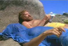 Голая Аманда Донохью в фильме «Отверженный» фото #42