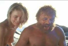 Голая Аманда Донохью в фильме «Отверженный» фото #48